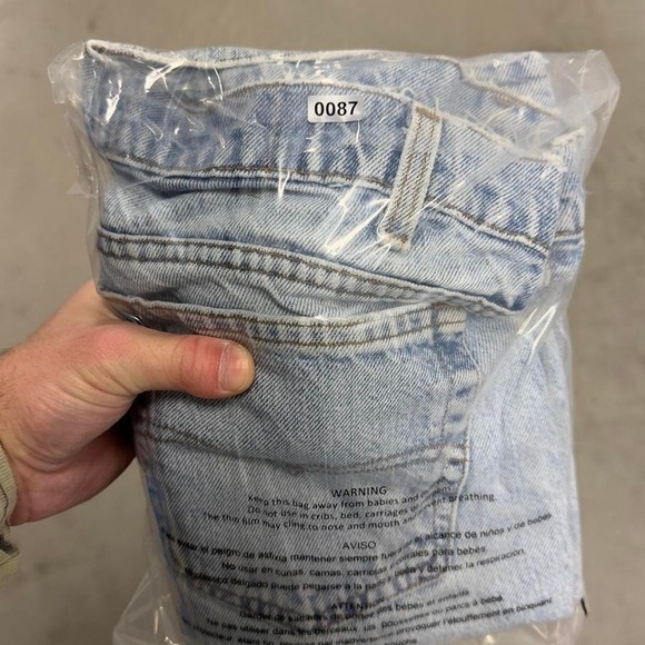 Vintage 80s Levi's 505 made in USA light wash jeans - Picture 6 of 7